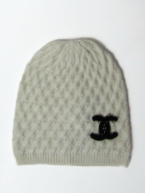CHANEL CC LOGO BEANIE