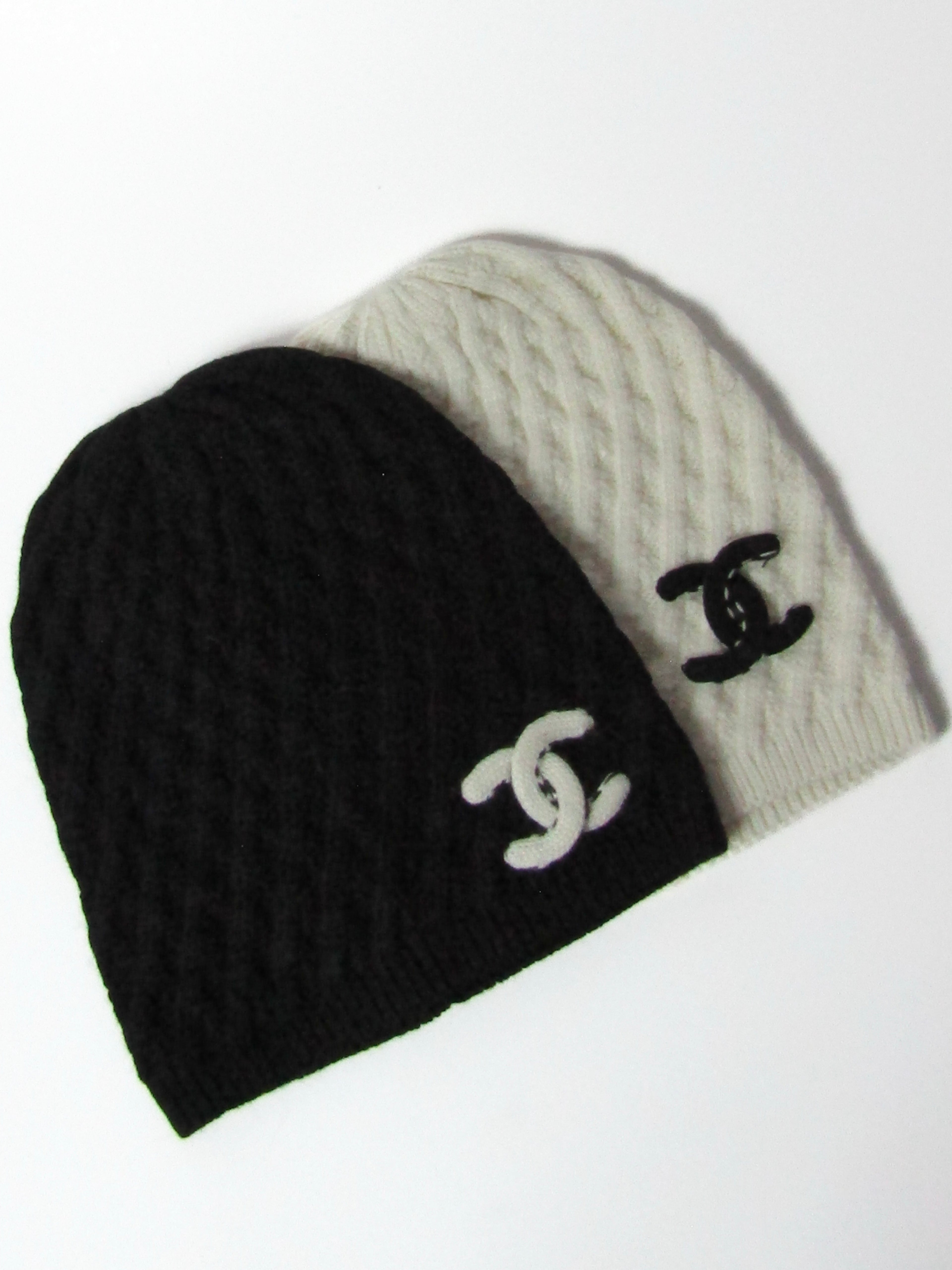 CHANEL CC LOGO BEANIE